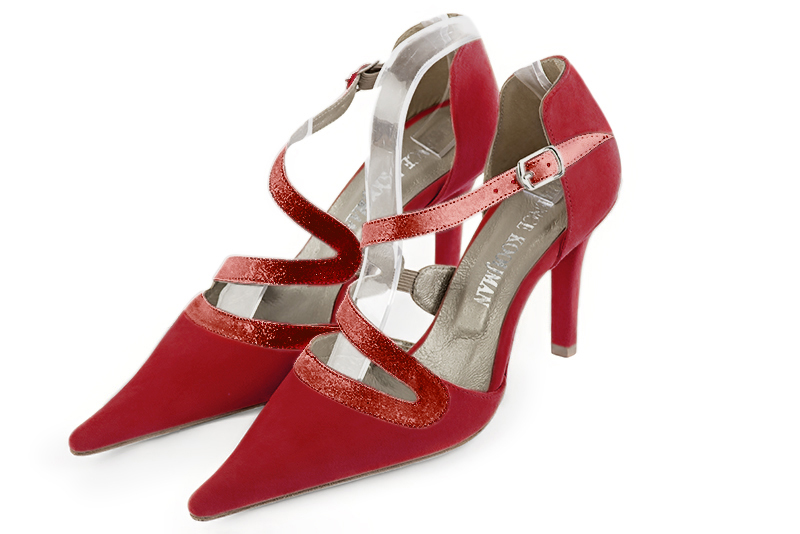 Cardinal red women's open side shoes, with snake-shaped straps. Pointed toe. High slim heel. Front view - Florence KOOIJMAN